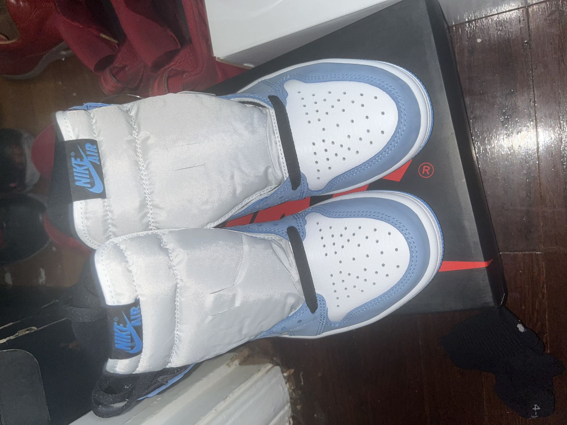 Jordan 1 university Blue