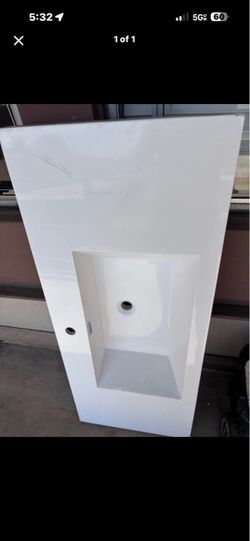 white counter top
