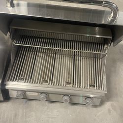 Never used Bull 30 Inch 4 Burner Grill 