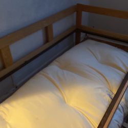Wooden Twin To King Trundle Bed 