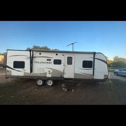2013 Wildwood 32ft Bumper Pull RV – 1 Slide Out – Clean Title