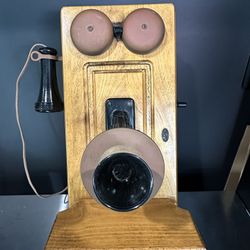 Antique November 1910 N517e wall mounted phone