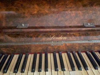 Vintage Piano