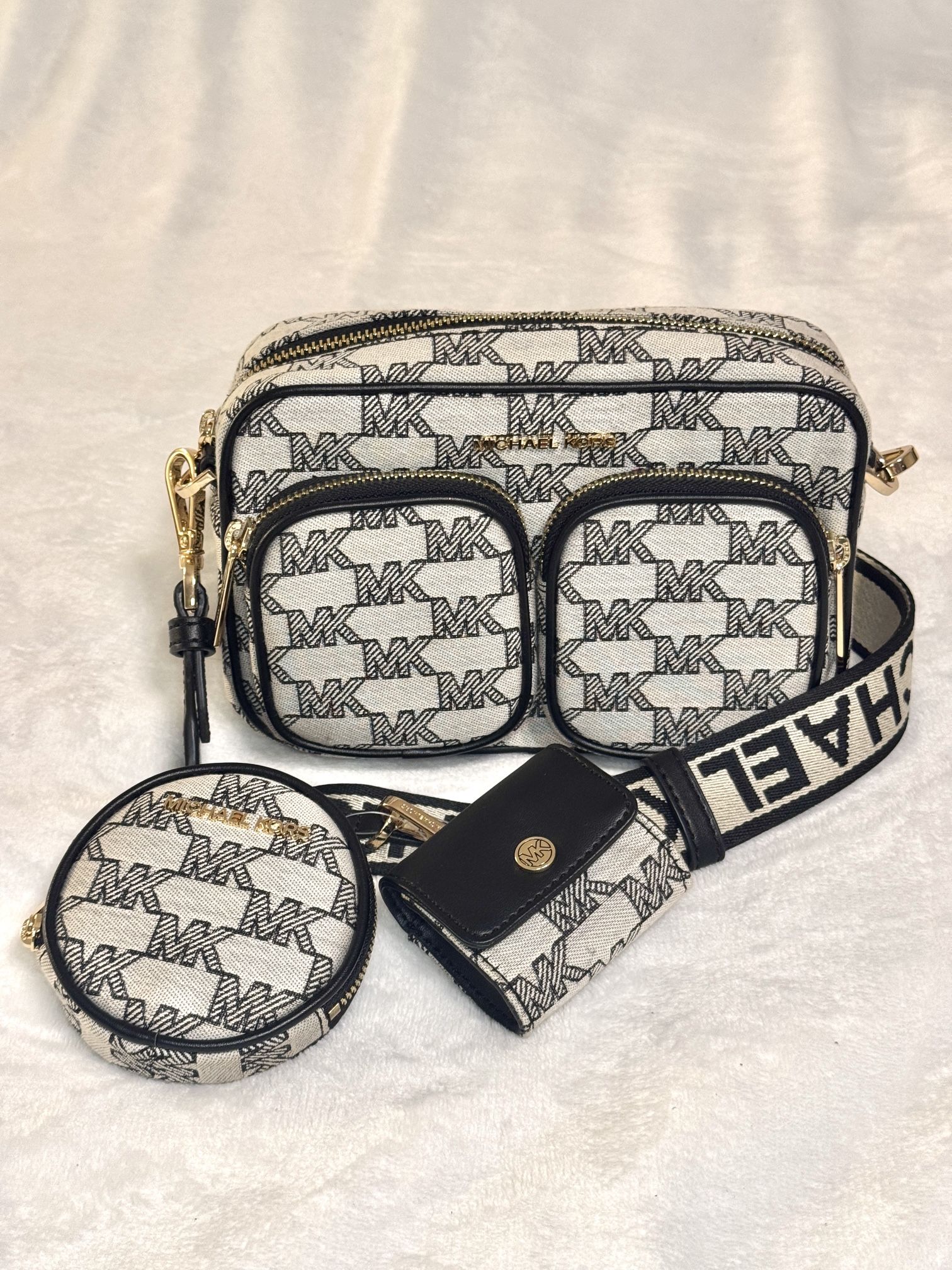 Michael Kors Logo Jacquard Jet Set Item Medium Pocket Crossbody With Attachments Black Multi