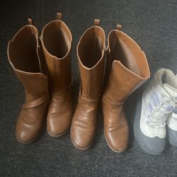 Girls Boots Size 5/6 SIZES IN DESCRIPTION