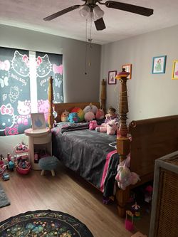 4 Poster Dbl Bed Very Comfortable 