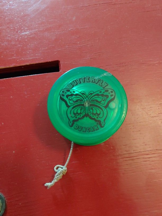 Vintage Duncan Butterfly Flourecent Green Yoyo. 1980's. Made in USA. World's #1.