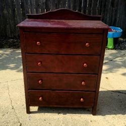 Dresser 