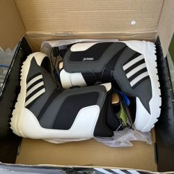 Adidas Snowboarding shoes Size 10