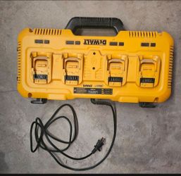 Dewalt multiport simultaneous fast charger