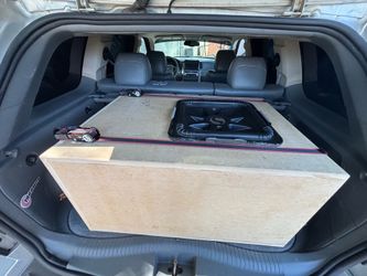 Solobaric 15 inch 4 ohm black stitching Kicker