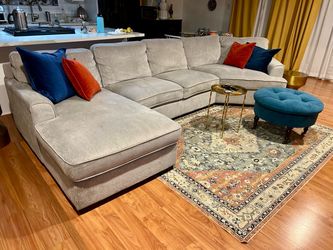 Beautiful sofa light grey/ beige
