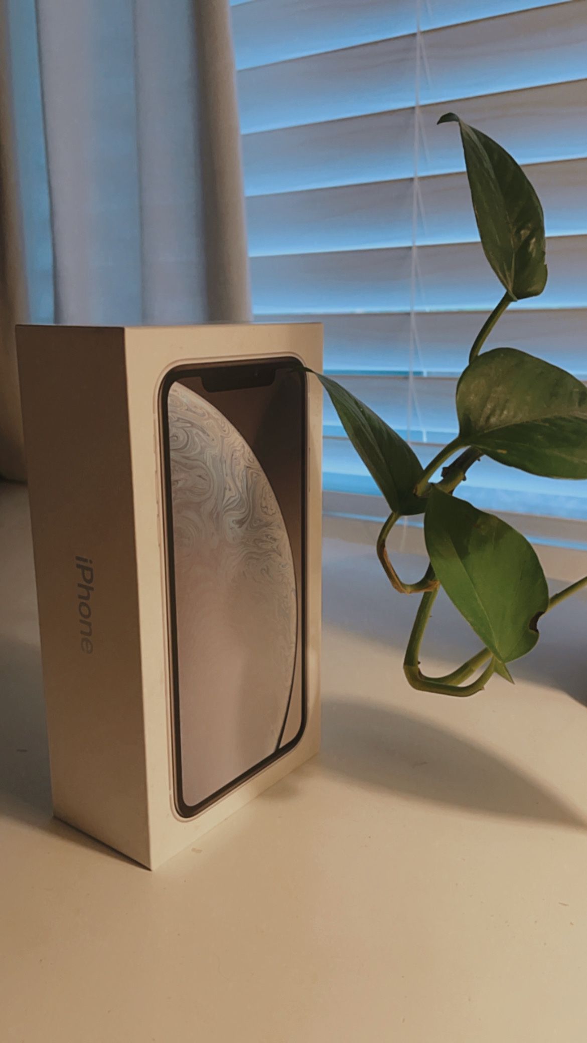 iPhone XR - BOX ONLY