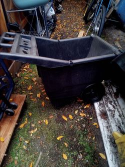 Handy Hauler / Yard Cart / Wheel Barrow
