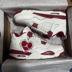 ‼️Sale‼️ Valentine Jordan Retro 4s