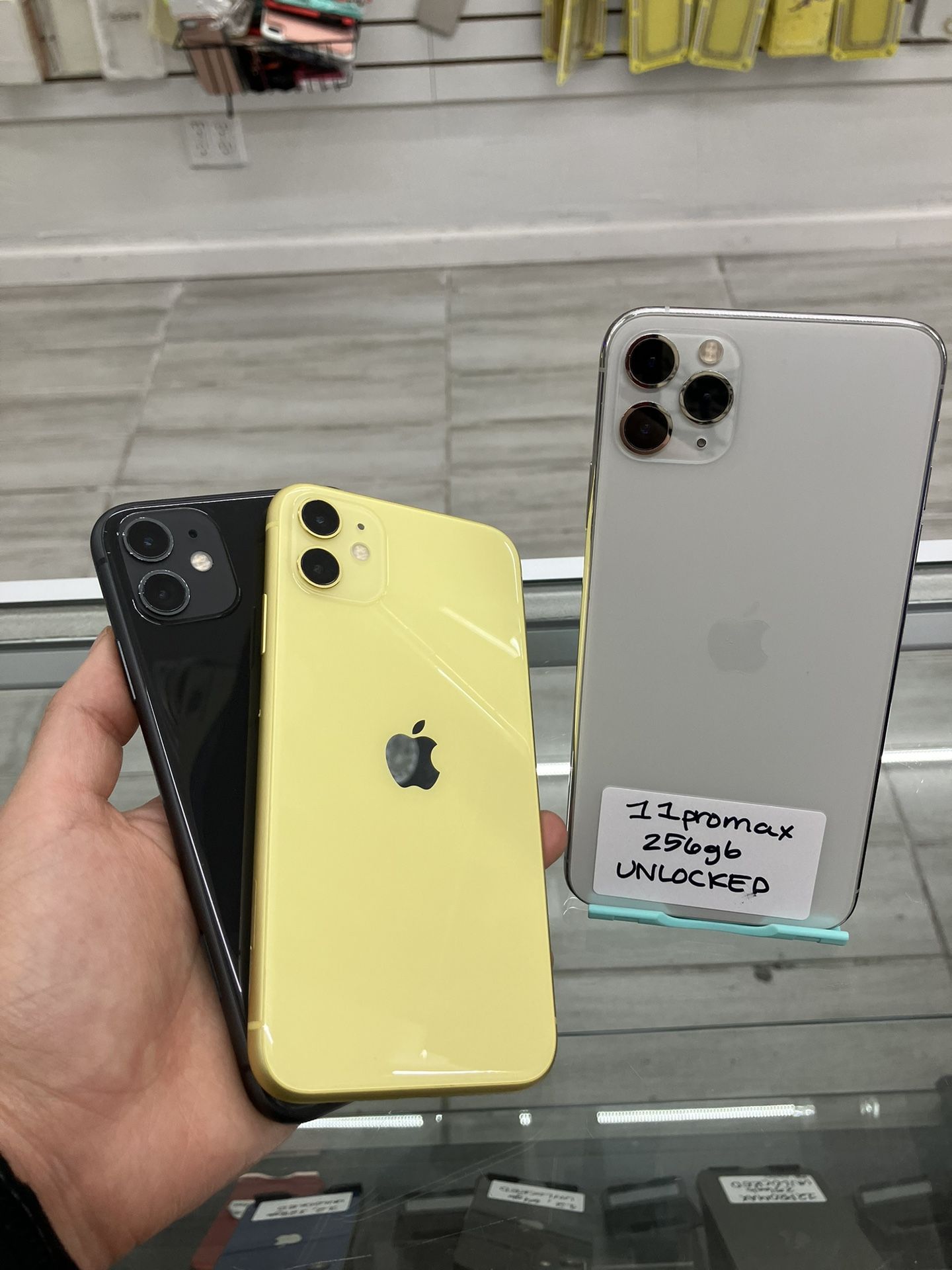 iPhone 11 And 11 Pro Max Unlocked. Cash Or $50 Down With Approval