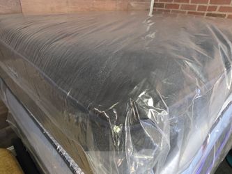 ⭐️Free delivery! Liquidation Sale! Brand New King Size Beautyrest Black Pillowtop Mattress Only