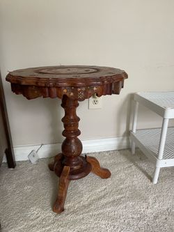 The selected region shows a vintage Anglo-Indian Hand-Carved Pedestal Side Table