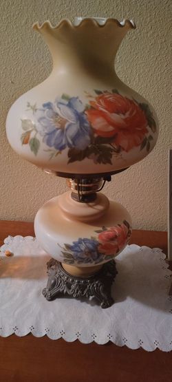 Vintage gone with the wind Hurricane Table Lamp Floral Glass