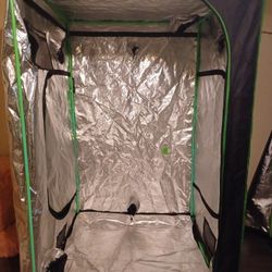 Large Vivosun Grow Tent 4ft X 4ft X 6ft 8 Inches $89 Obo