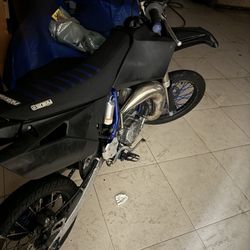 Yz 85  Black