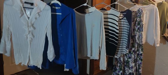 Women's size X Large clothes bundle - 8 items