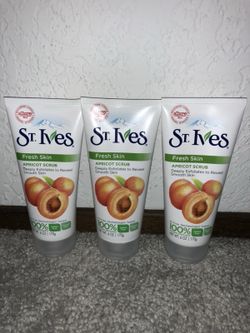 St Ives Apricot Scrub Lot of 3