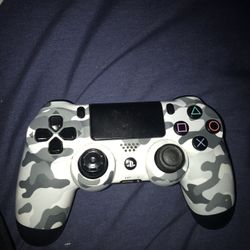 PS4 controller
