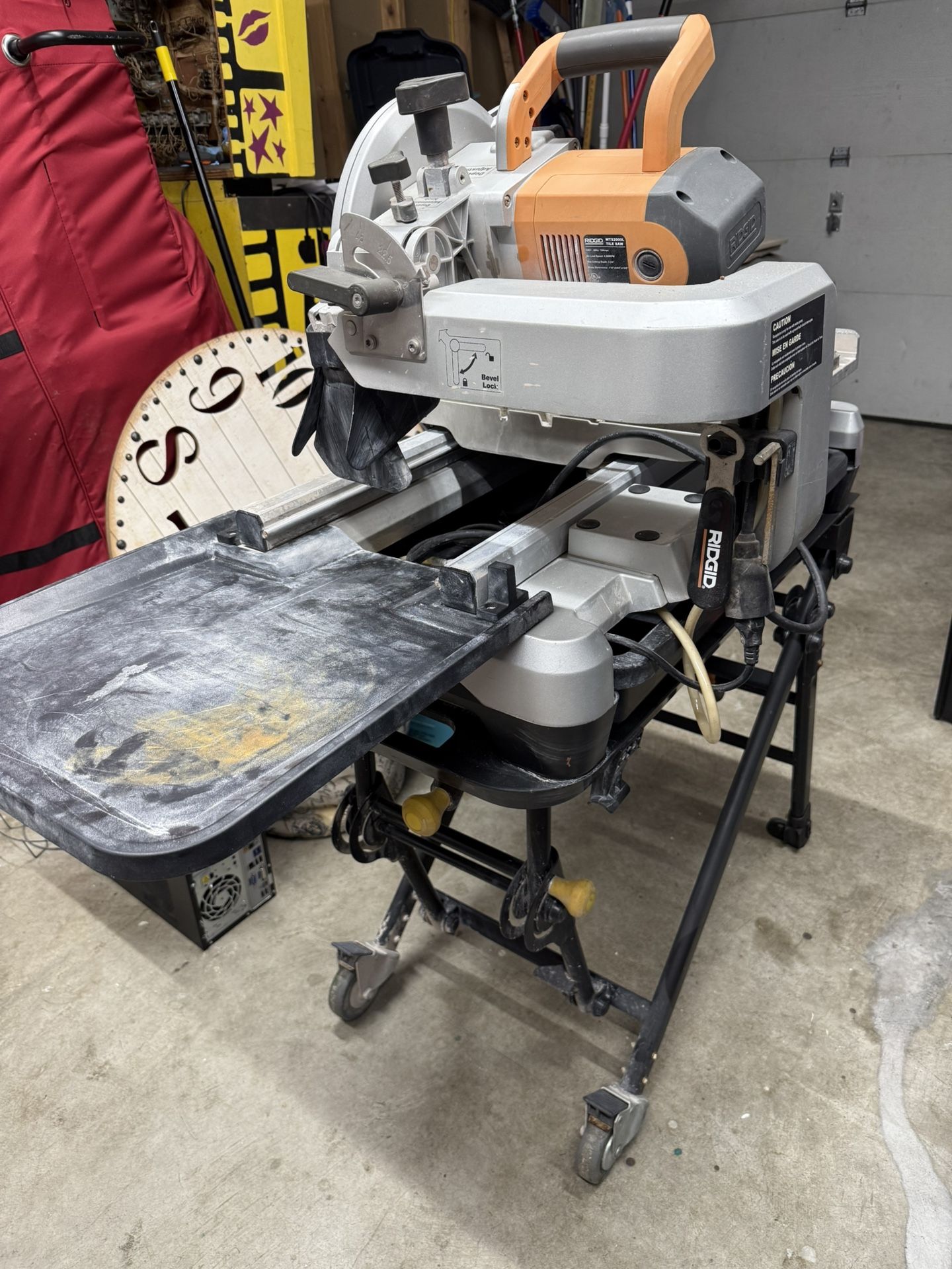 Rigid 10” Wet Tile Saw With Laser And Portable Stand