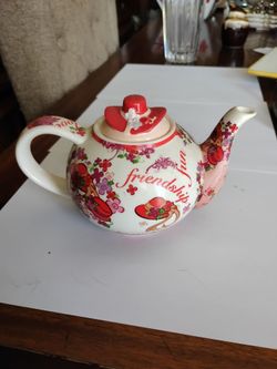 Paul Cardew Pink Chitz 2004 Red Hat Society porcelain friendship teapot