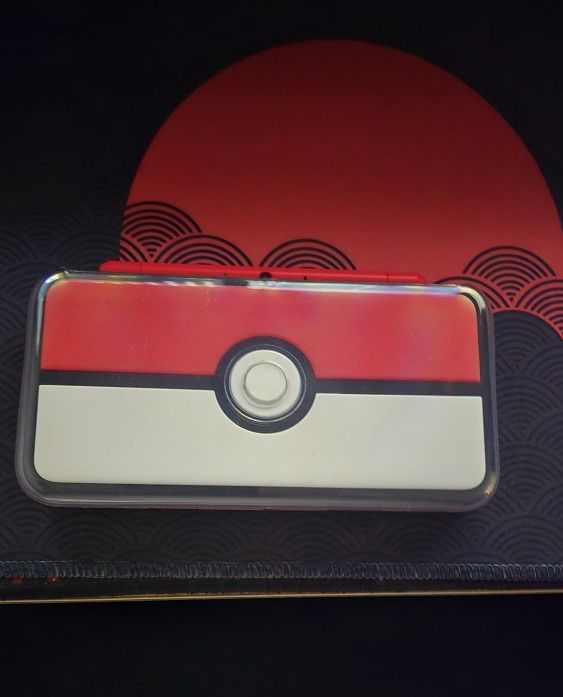 New 2ds XL - Pokeball Edition