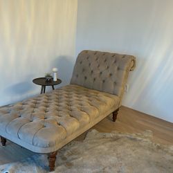 Chaise Lounge 