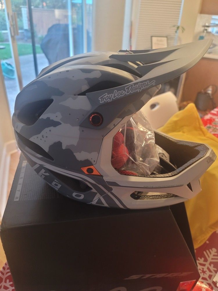 Troy Lee Helmet