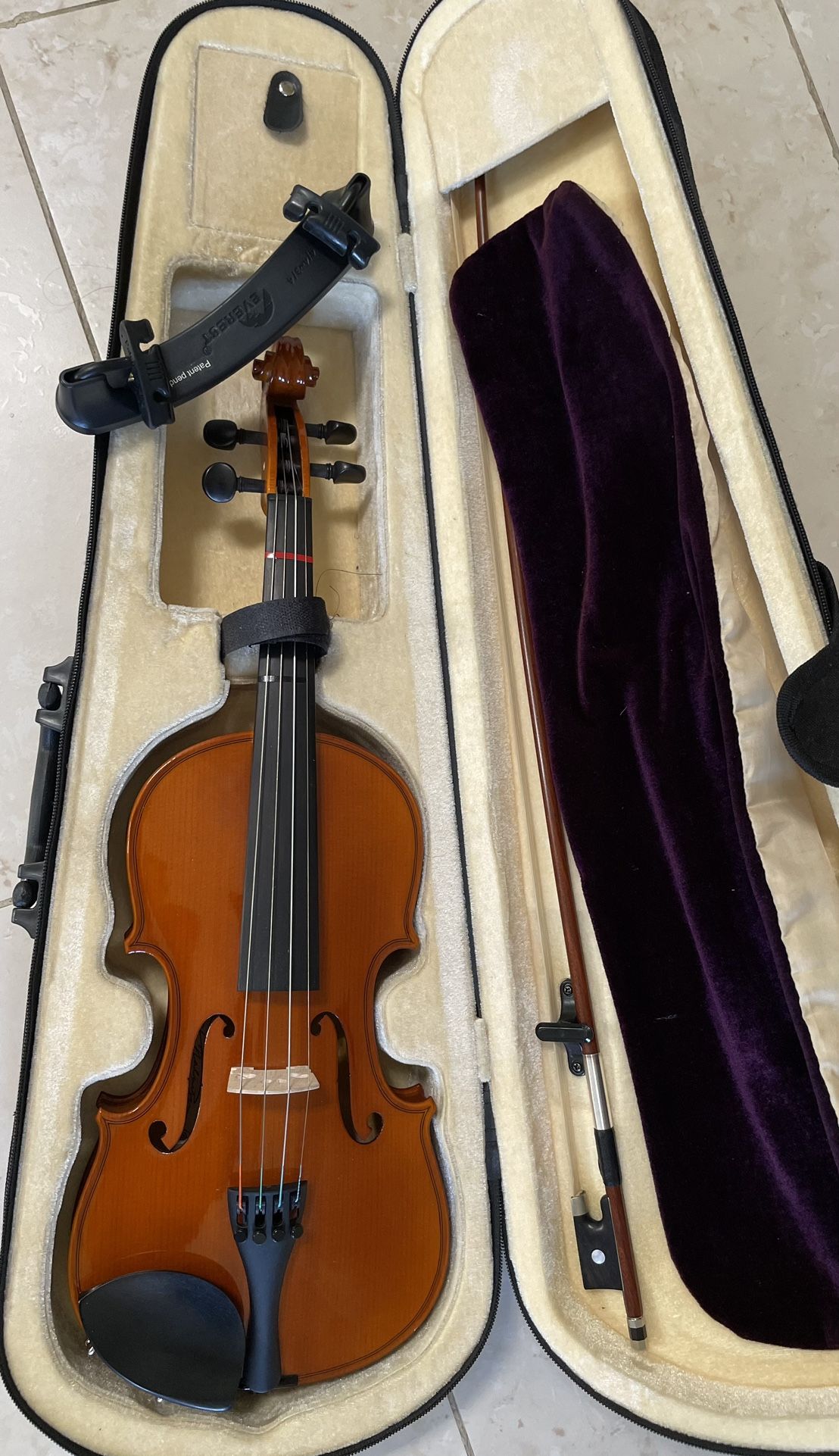 3/4 Yamaha violin with case & shoulder rest