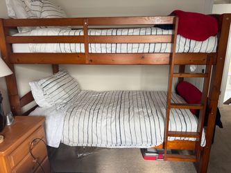 Twin bunk beds with mattress!!