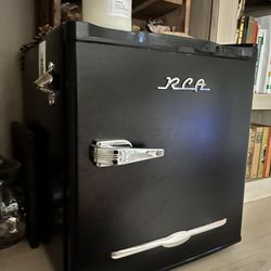 RCA Mini Fridge 