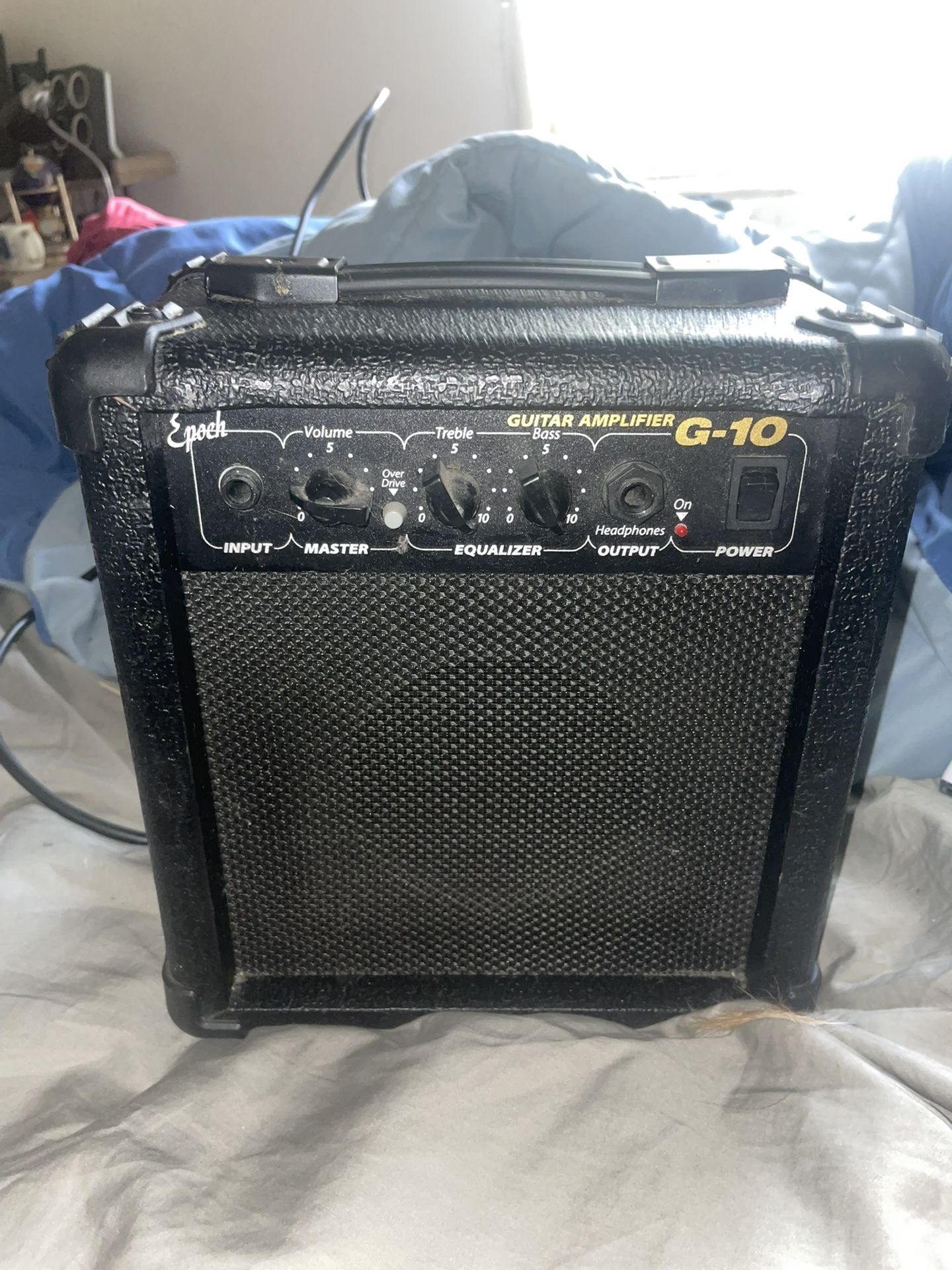 Epoch G-10 Guitar Amplifier
