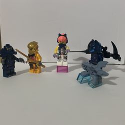 LEGO Ninjago mini figures with dragon