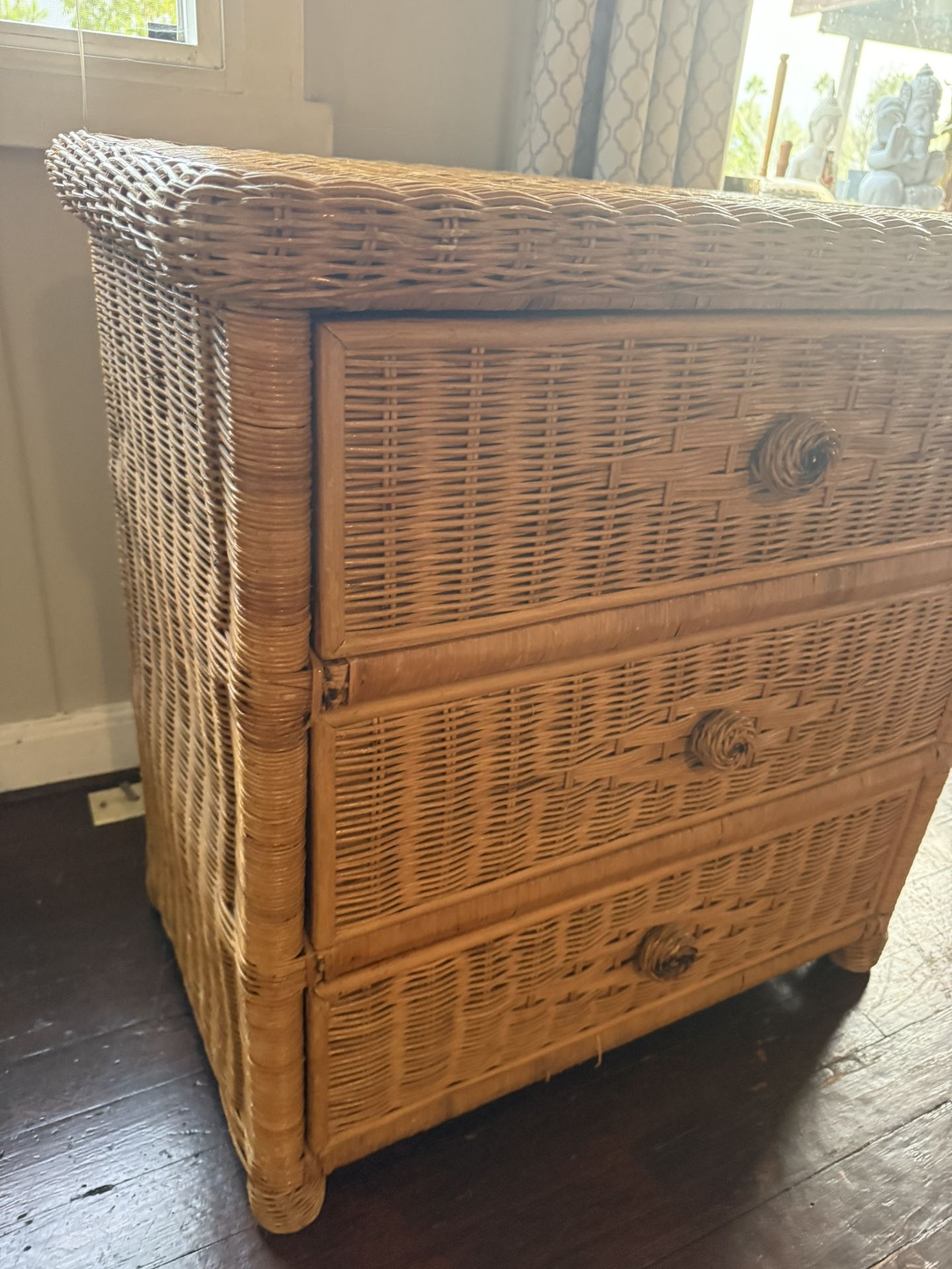 Dresser 3 drawers