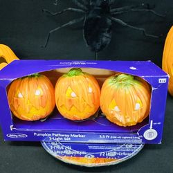 3-Pumpkin Pathway $15” NO HOLDING “