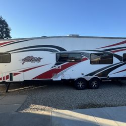 2013 ATTITUDE WIDE LITE MODEL 27 CB TOY HAULER TRAVEL TRAILER