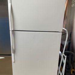 Maytag 33” Top Freezer-Bottom Refrigerator 