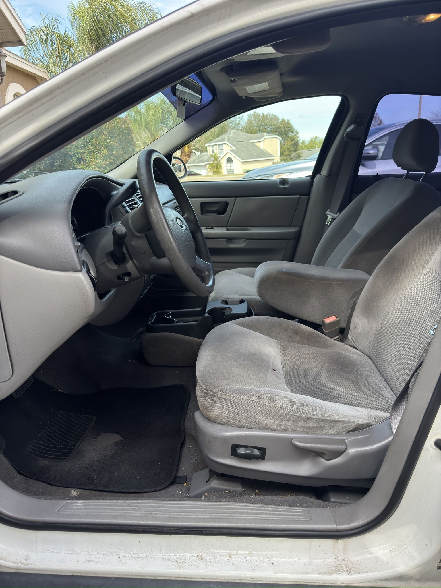 2004 Ford Taurus