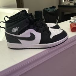Kids Midtop Jordan 1s