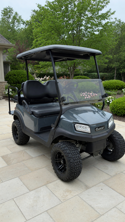 Club Car Gas Golf Cart in like new condition