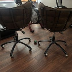 Chairs With Wheels -2