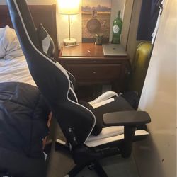 Gaming Chair (one Armrest)
