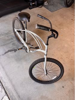 Electra Beach Cruiser used and in great condition.