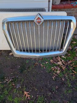 International Grill For A Semi Truck 