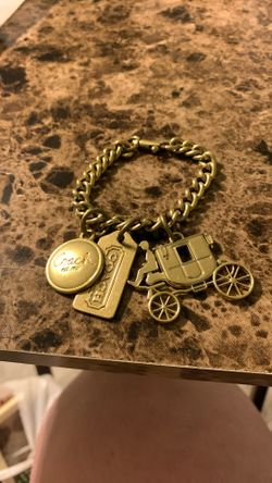 COACH Gold Tone Metal Horse & Carriage Key Chain Charms Fob 3 Charms Preowned